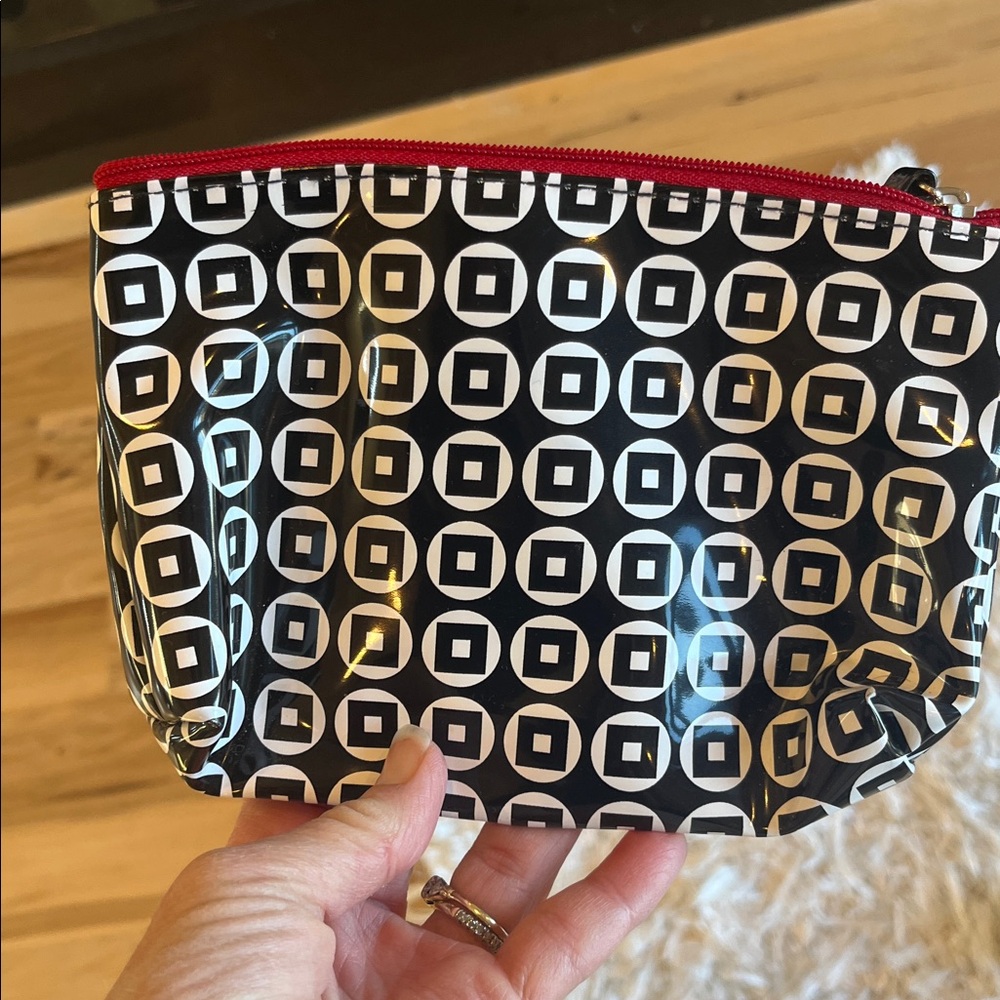 Black White Zip Vinyl Wallet Cosmetic Bag
